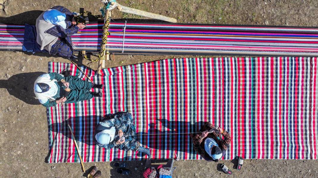 Diyarbakır’da asırlık yöntemle kilim dokuyor 6